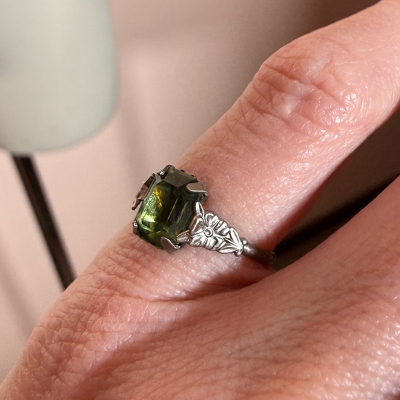 Vintage antique designer art deco Sterling silver emerald cut Green Glass Ring - Picture 14 of 17